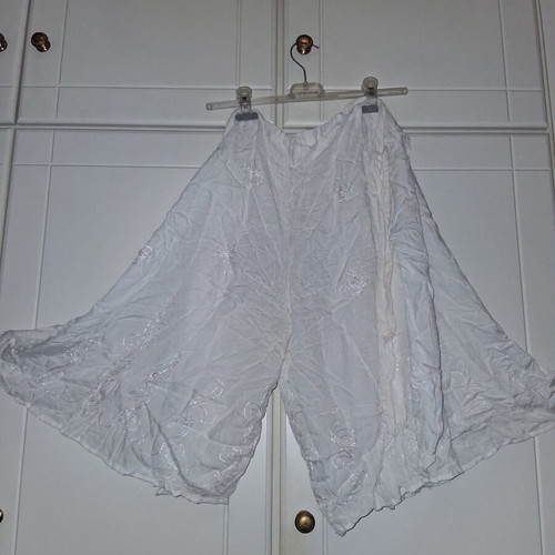 Zyp KyloT Pareo white cotton with embroidery, like new
