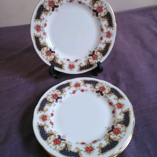 Vintage porcelain plates set of 4 Duchess Westminster from England like new