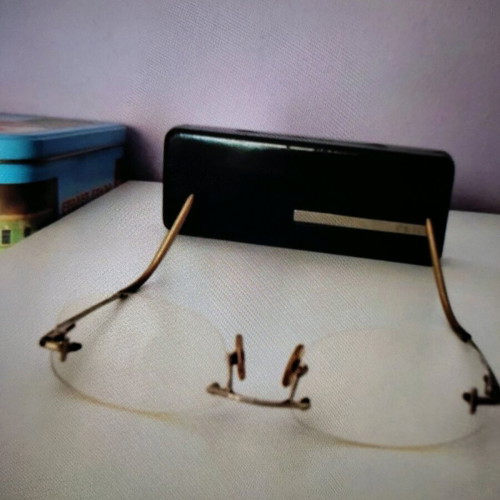 Exte women's eyeglasses like new, gold minimal