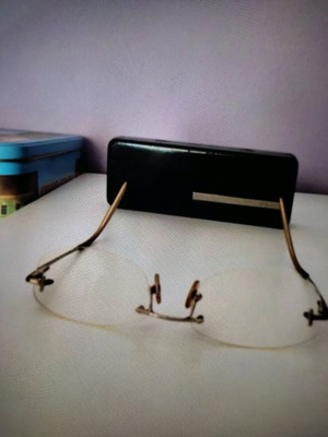 Exte women's eyeglasses like new, gold minimal