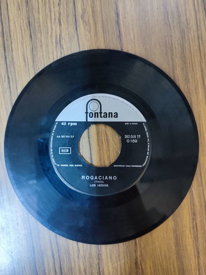 45 RPM vinyl records used, Los Indios Acapulco / Rogaciano