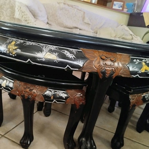 Table with 6 stools
