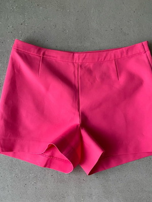 H&M women's shorts new, fuchsia, size 38