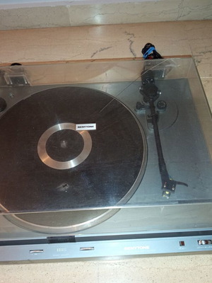 Benytone M2600P record player used, needs belt and needle