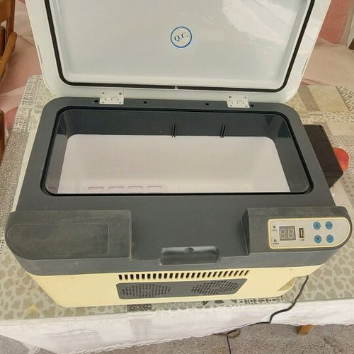 Car Electric Refrigerator 22L New, Dual Power Cooling and Heating