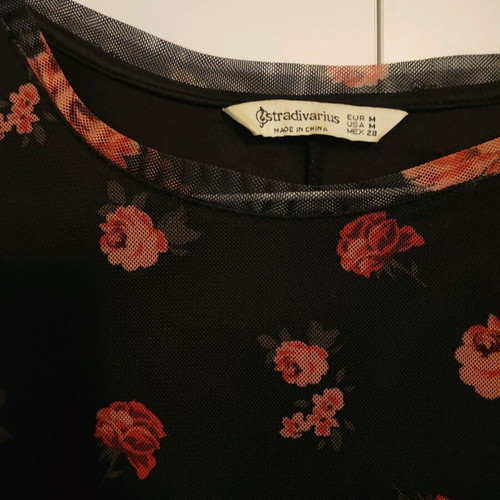 Stradivarius mini dress with flowers Medium like new, black and red
