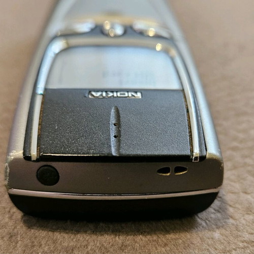 Nokia 8850 used, original, with charger and battery