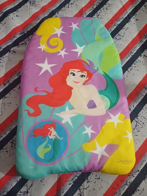 Bodyboard like new with foam material size 8