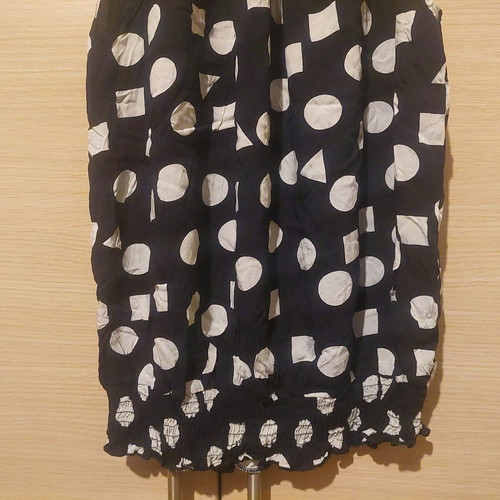Vintage top black with white geometric shapes used, S/M