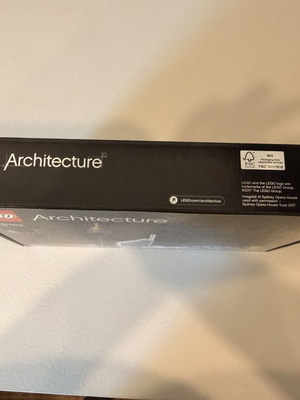 LEGO Architecture Sydney 21032 set with box and booklet
