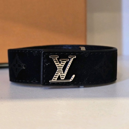 Louis Vuitton unisex bracelet made of natural leather and suede like new