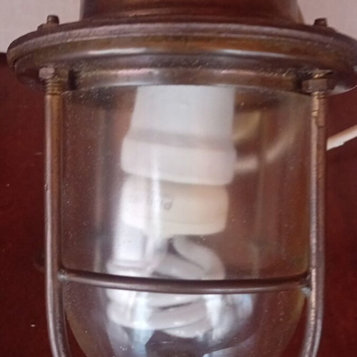 Bronze outdoor light fixture like new
