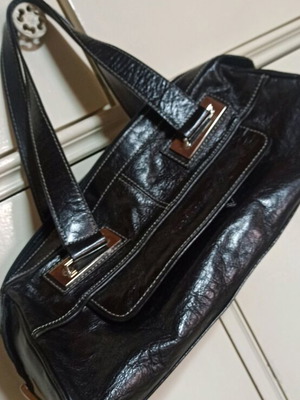 L.Credi leather shoulder bag women like new, black