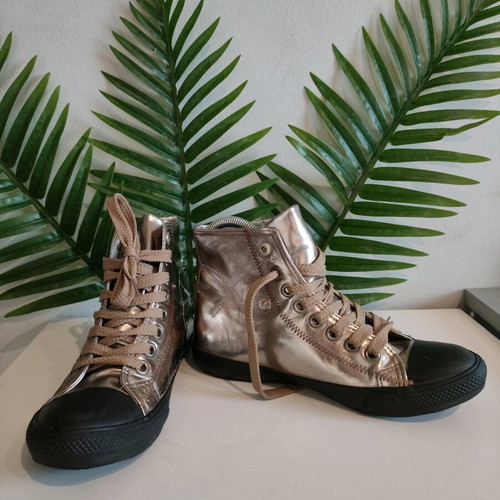 B&S Sneakers gold-silver like new, size 38