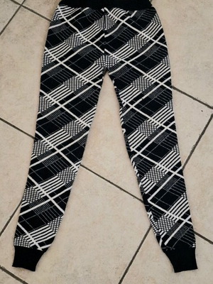 Wool leggings like new, black and white