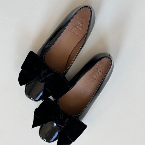 Flattered black coquettish women's shoes like new, size 38