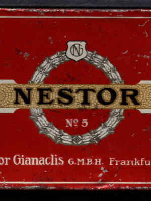 Κουτί μεταλλικό σιγαρέτων NESTOR τσέπης 1900s, πολύ καλή διατήρηση