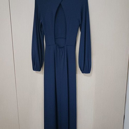 Twins dress blue small with open back like new