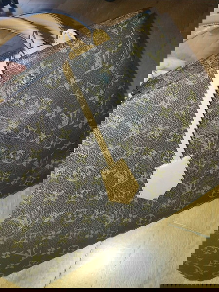 Louis Vuitton women bag 300€ OFFER