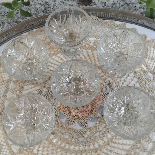 Vintage crystal liqueur glasses set of 6, like new, 1960s
