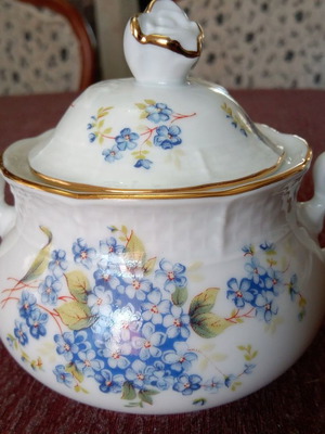 Vintage sugar container Thun Czechoslovakia