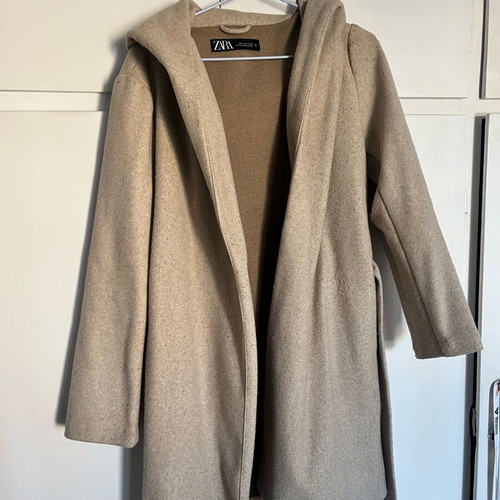 Μπεζ παλτό Zara σε small σαν καινούργιο με ζωνάκι
