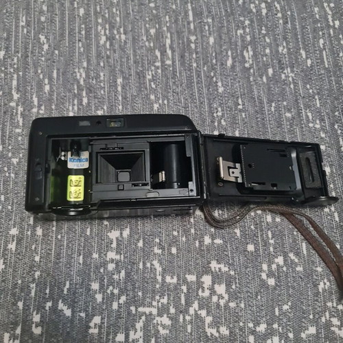 Konica camera pop EF-80 gift case and batteries