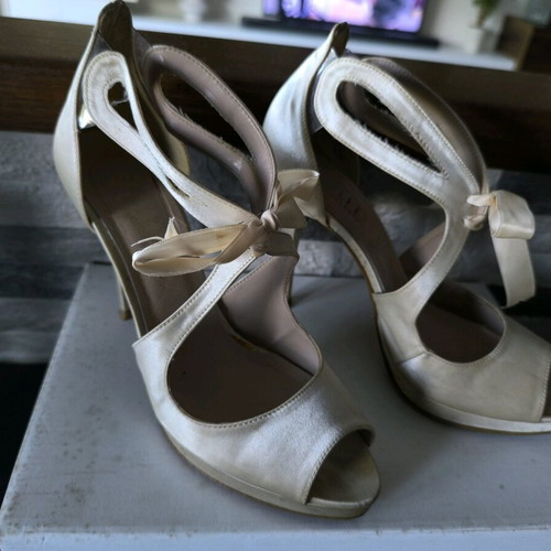 Ellen bridal sandals used, pearl satin, size 38