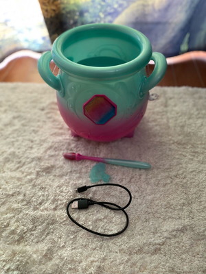 Magic Mixies Rainbow magic cauldron like new