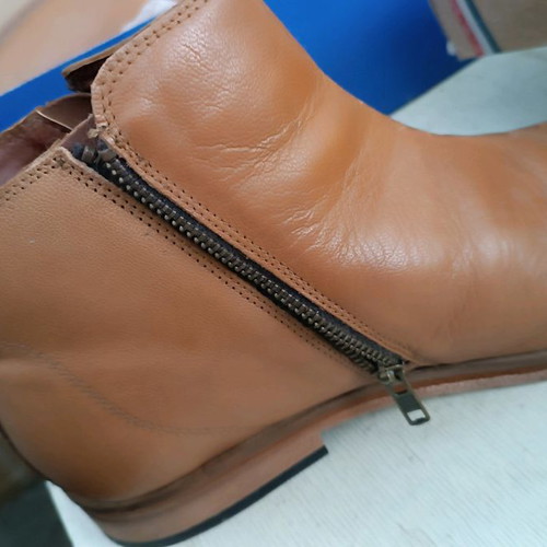 Leather men's ankle boots new, size 43, beige