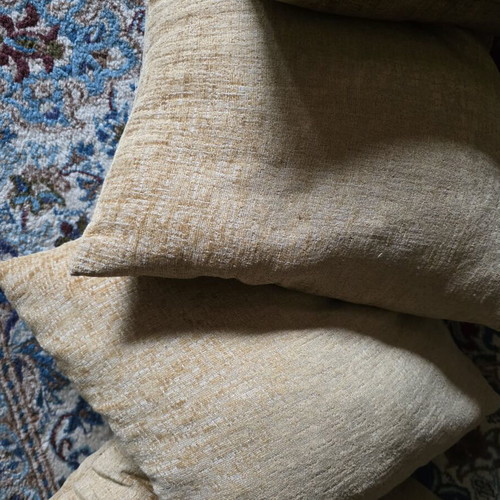Decorative sofa pillows 5 pieces like new 40x40