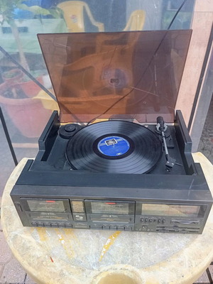 Στερεοφωνικό με πικάπ, ραδιόφωνο και 2 κασετόφωνα μεταχειρισμένο