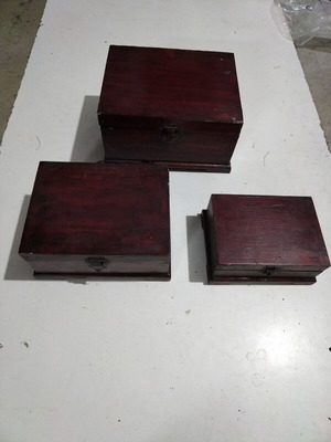Vintage wooden boxes used, set of 3 different sizes, brown bordeaux