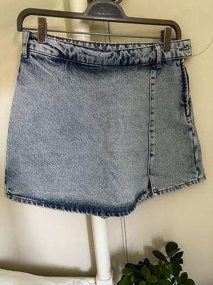 High-waisted skirt shorts, size M 38 10