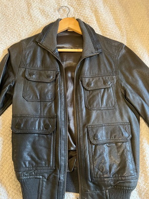 Leather jacket from London like new, gray, slim fit Small