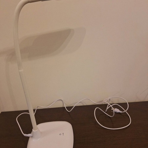 LED desk lamp like new with flexible arm and USB