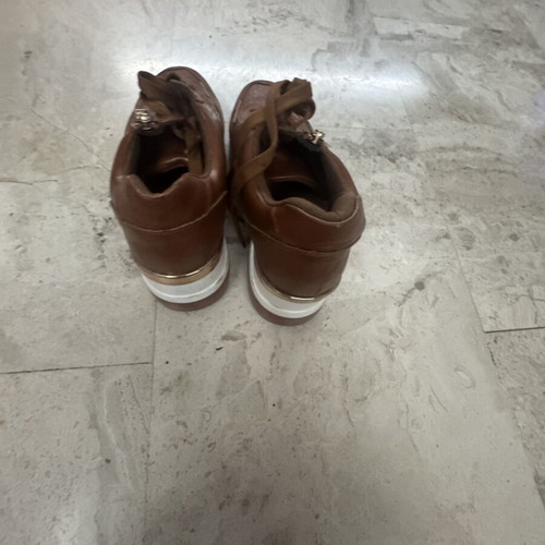 Sneakers women brown size 39 like new
