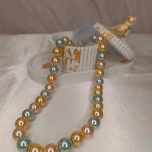 Pearl necklace new, multicolored
