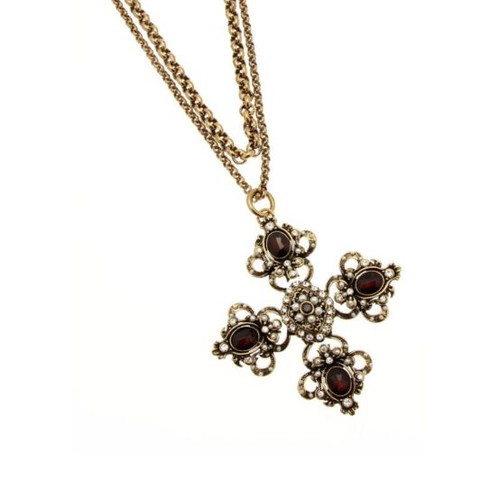 Arti Casa jewelry gold color like new from a renowned house