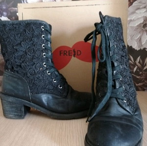 Δερμάτινα αρβυλάκια goth Keep fred