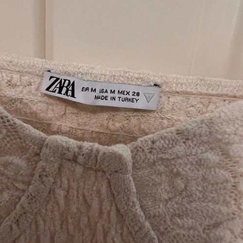 Short lace top Zara size M like new, beige