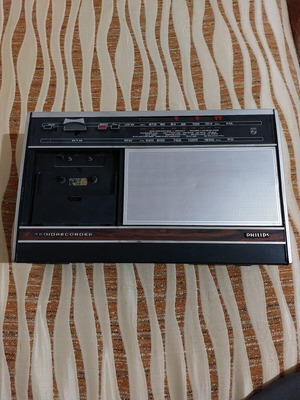 Philips vintage radio cassette player used