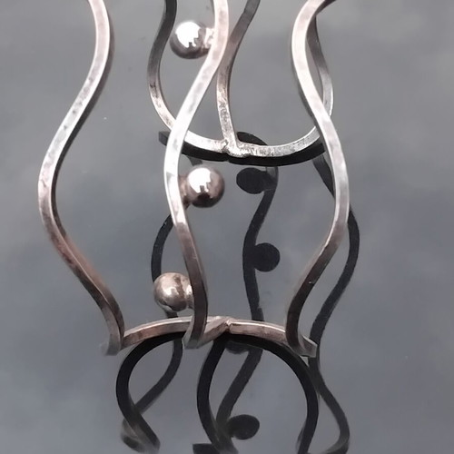 Vintage silver cuff bracelet 80s like new, wavy design
