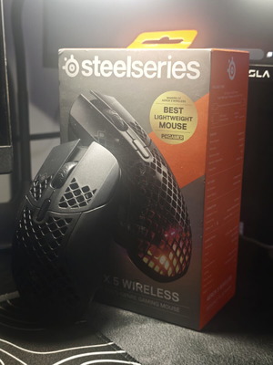SteelSeries Aerox 5 Wireless mouse like new with accessories