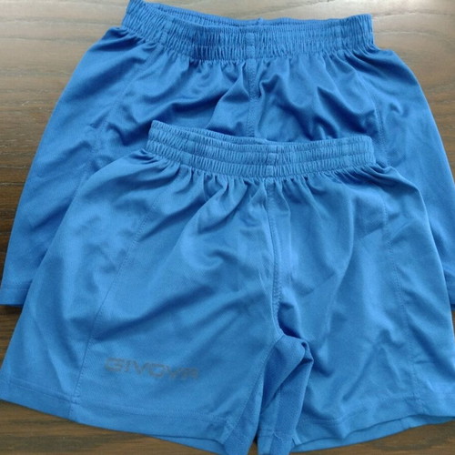 Football set like new for first grade child with shirt and 2 shorts
