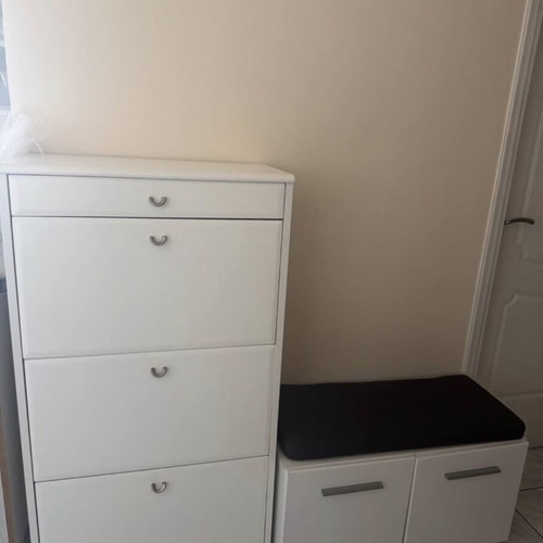 Shoe rack and seat with 3 shelves, 18 places