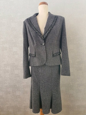 Tayier skirt and jacket set grey like new, size 14
