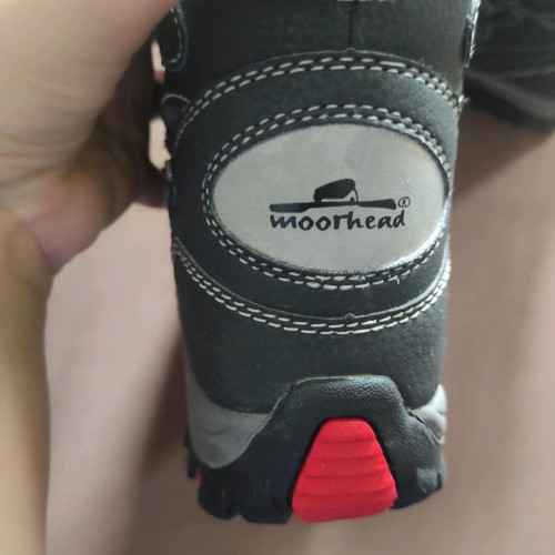 Moorhead kids boots size 34 in excellent condition, waterproof, warm
