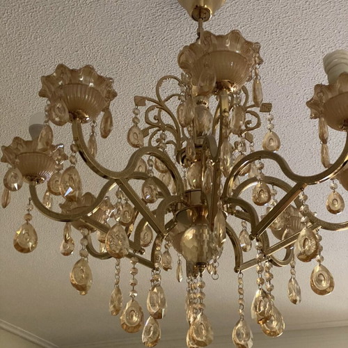 Gold bronze chandelier with 8 sockets like new