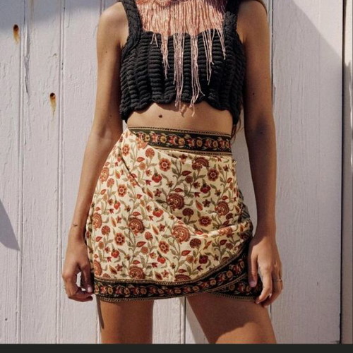 Zara summer skirt new, multicolor with beads size M
